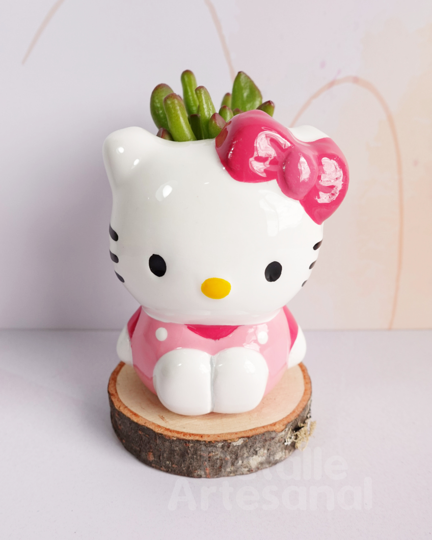 Hello Kitty Sentada Matera